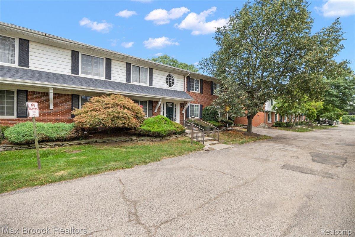 2449 Mulberry Square 31