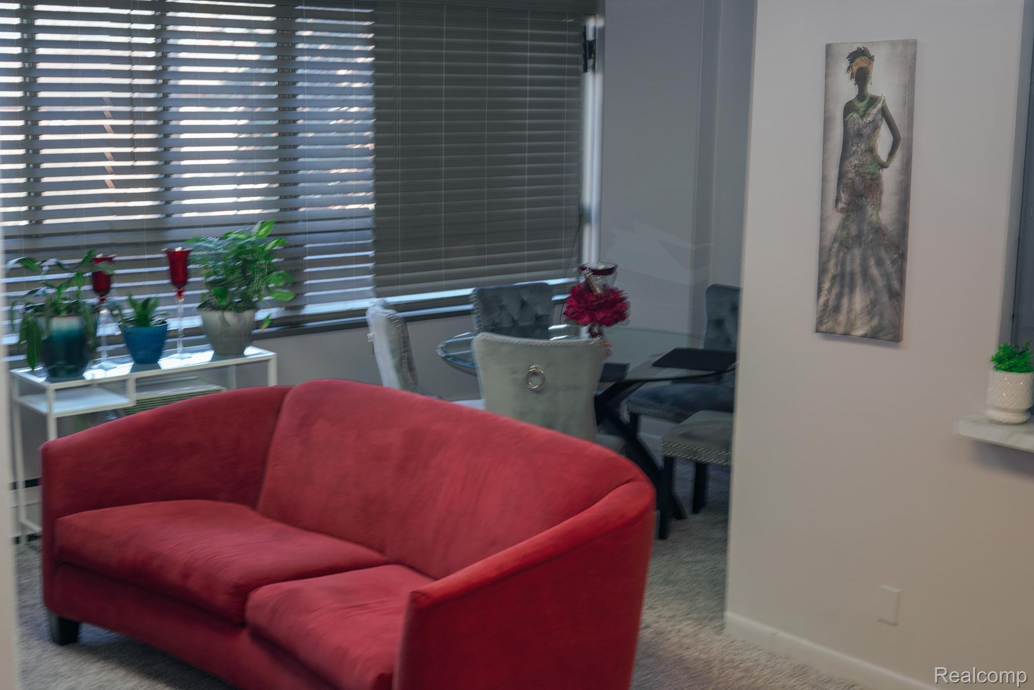 8900 E Jefferson Avenue 123