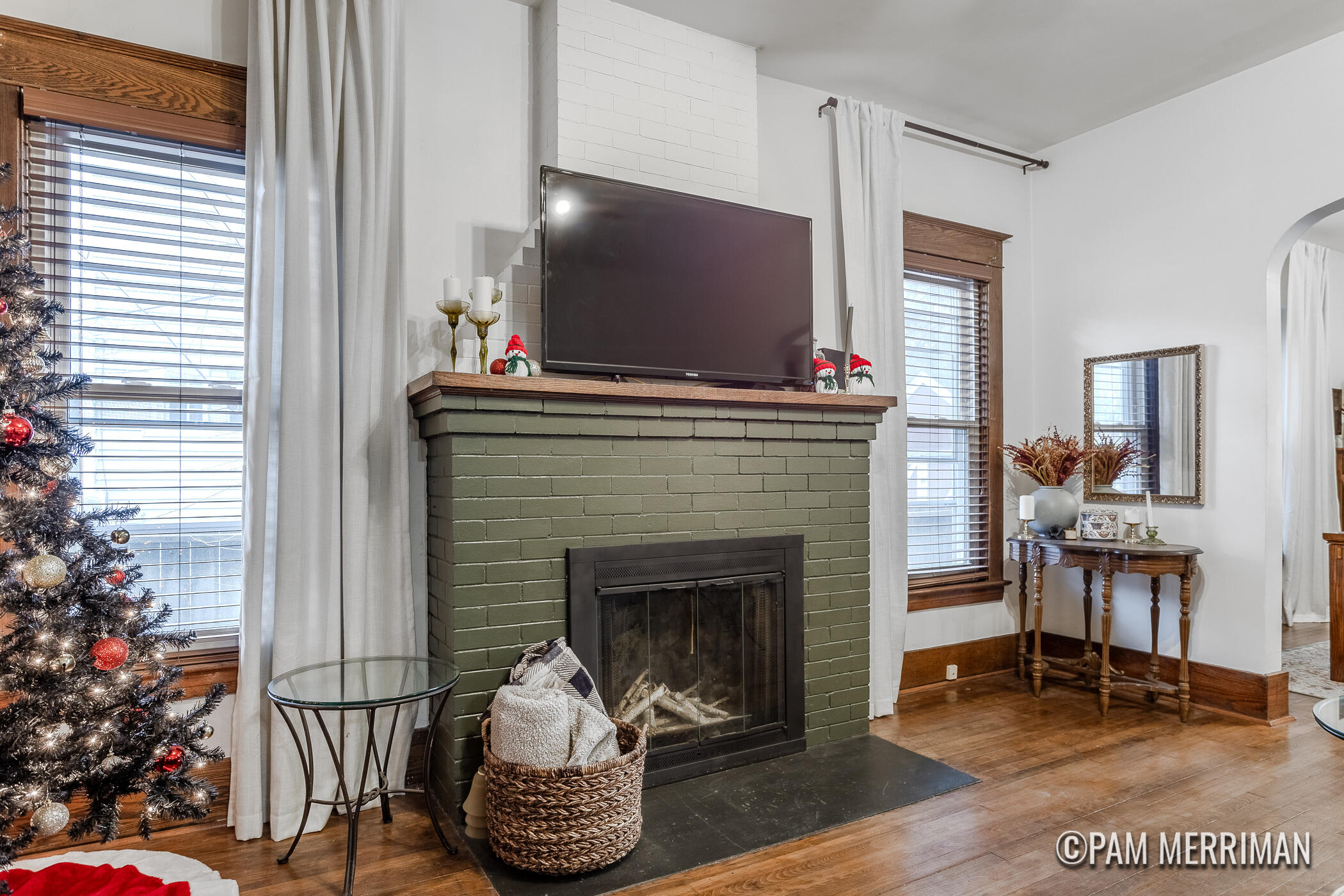 306 Valley Avenue NW