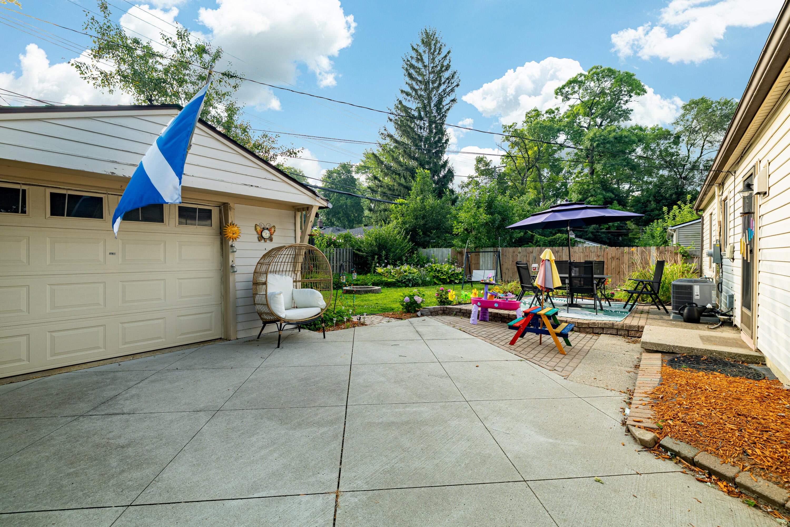 1036 N Maple Road