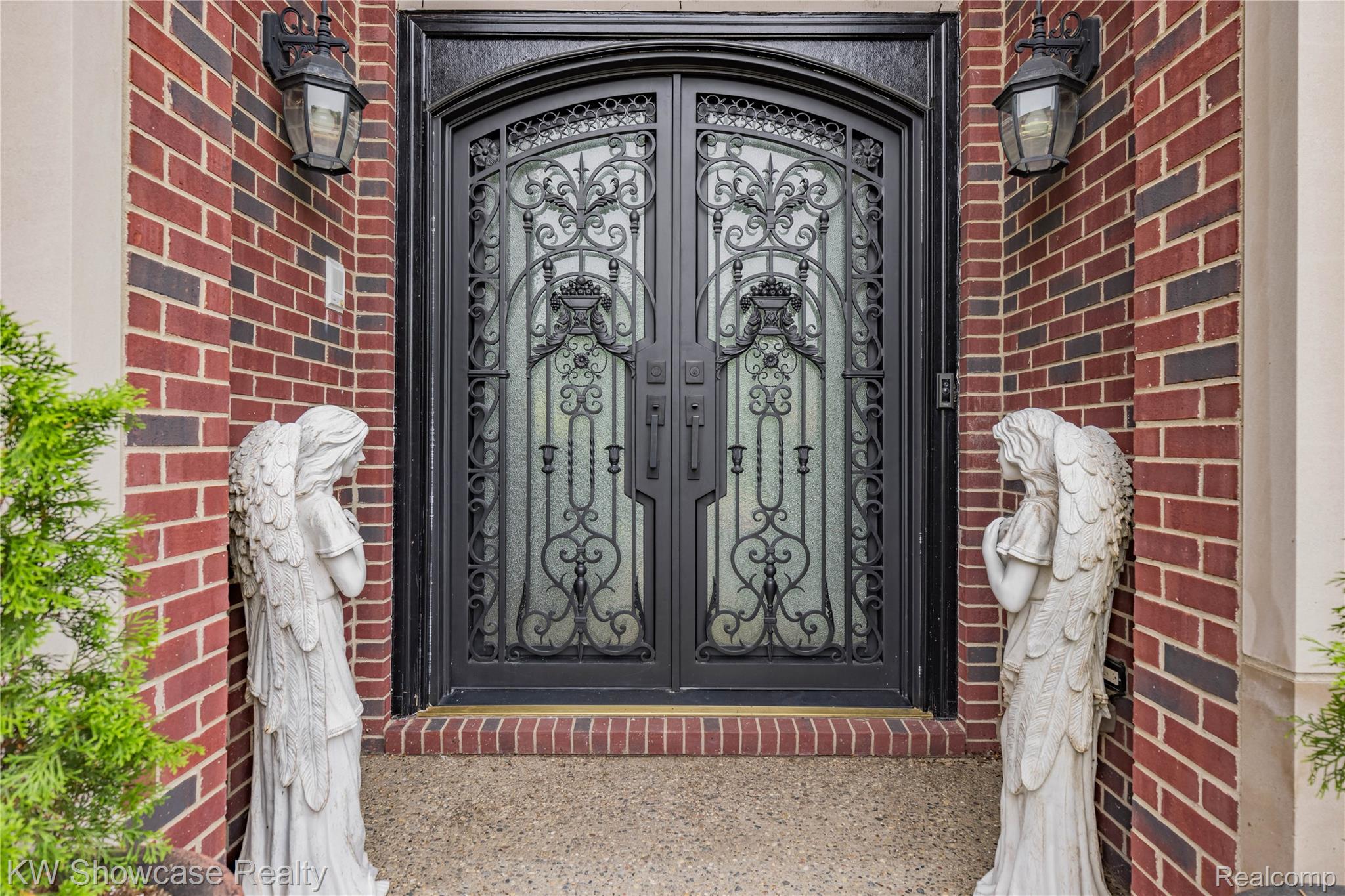 1803 Applebrook Drive