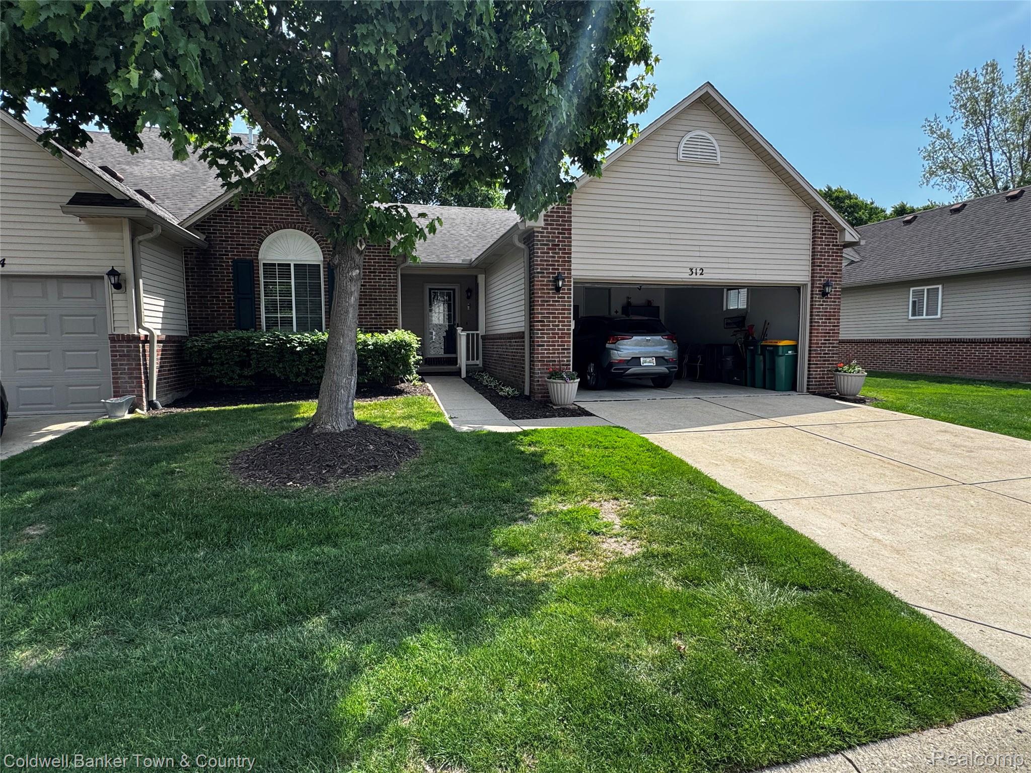 312 Redmaple Lane 30