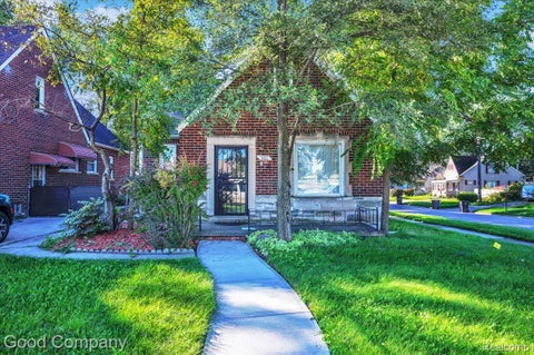 Photo for 361 Elizabeth Lake Road