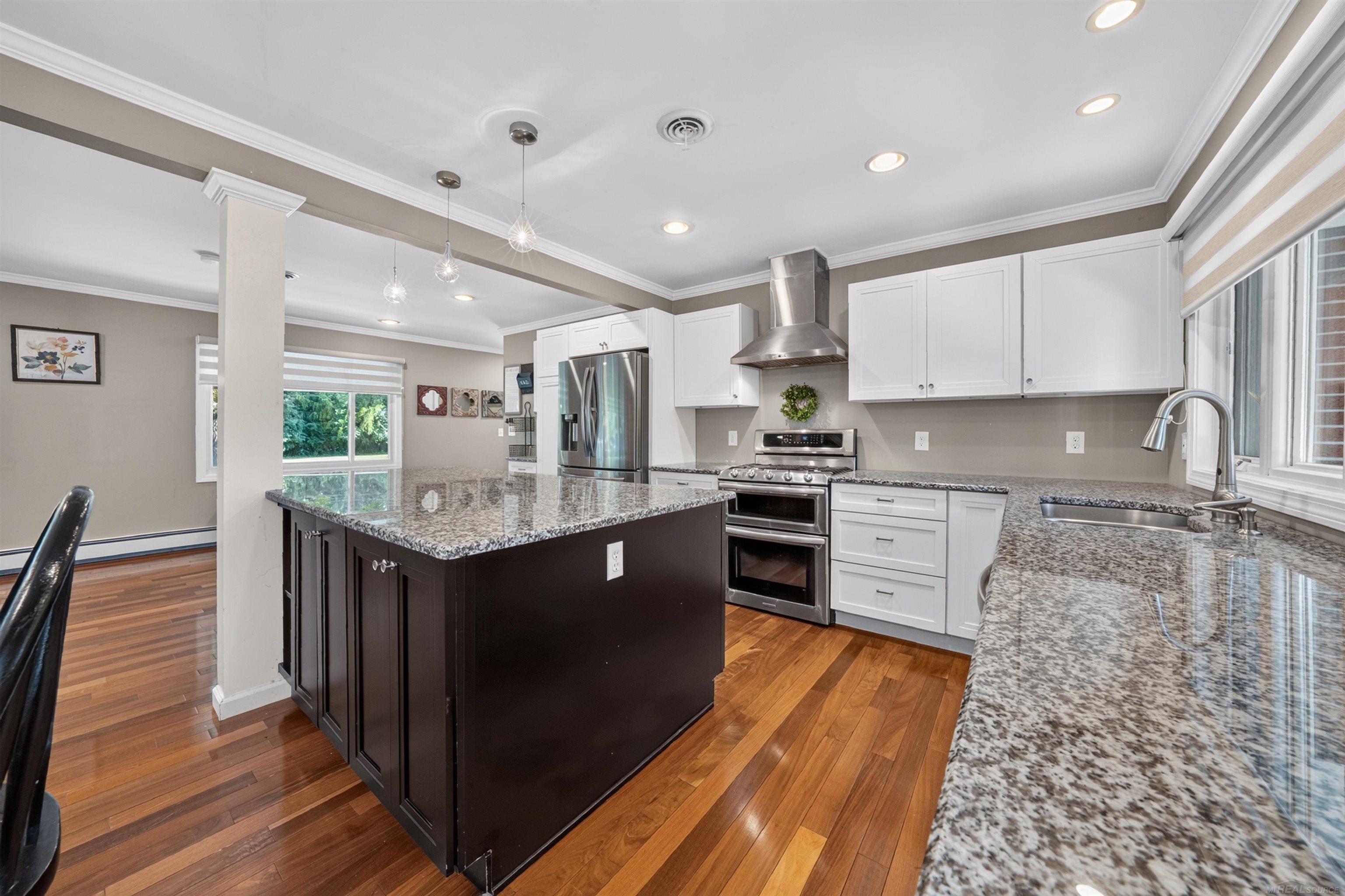 41306 Llewelyn Court
