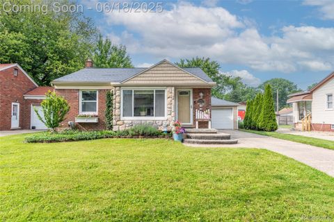 21825 Pleasant Street St Clair Shores City MI 48080