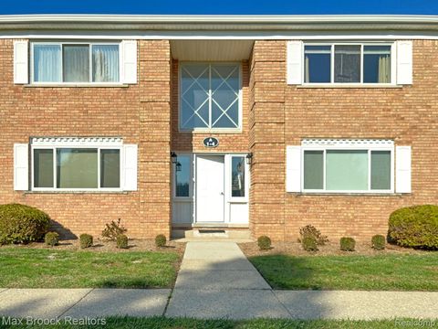 801 W LONG LAKE Road A-4 Bloomfield Charter Township MI 48302