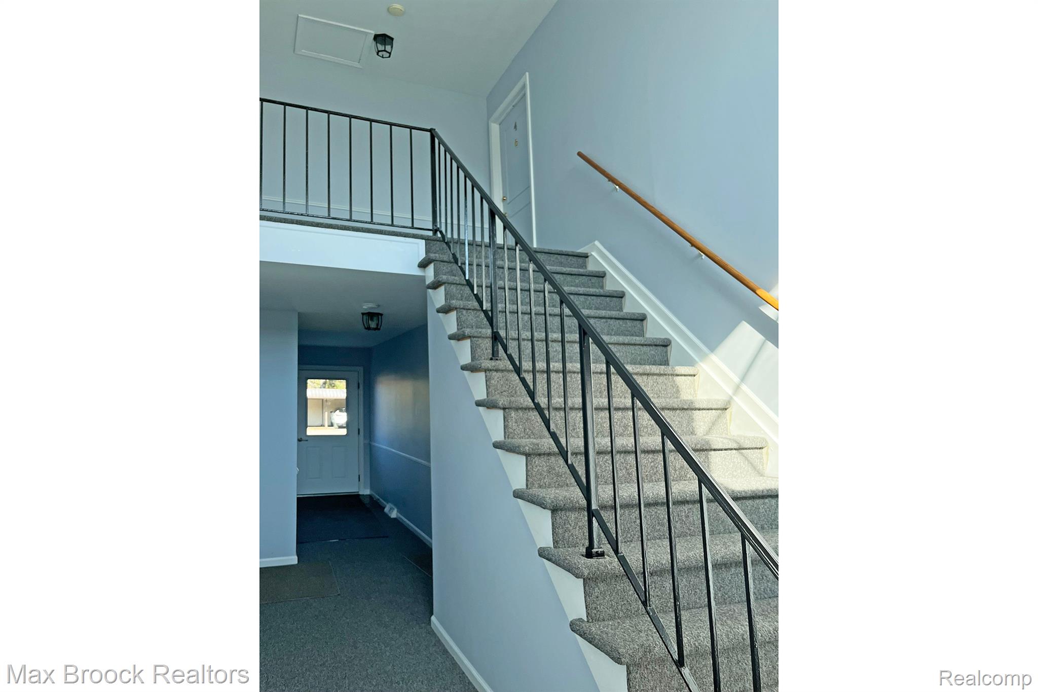 801 W LONG LAKE Road A-4