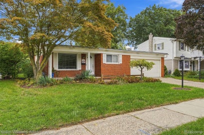 39694 Birchwood Drive Plymouth Charter Township MI 48170