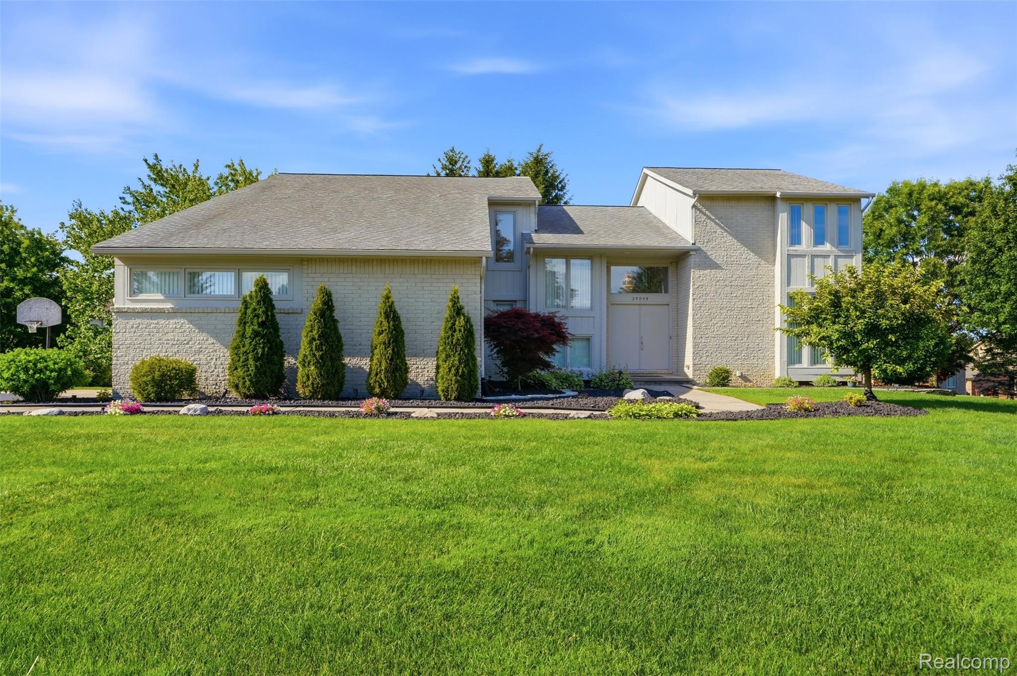 39044 Wilton Court