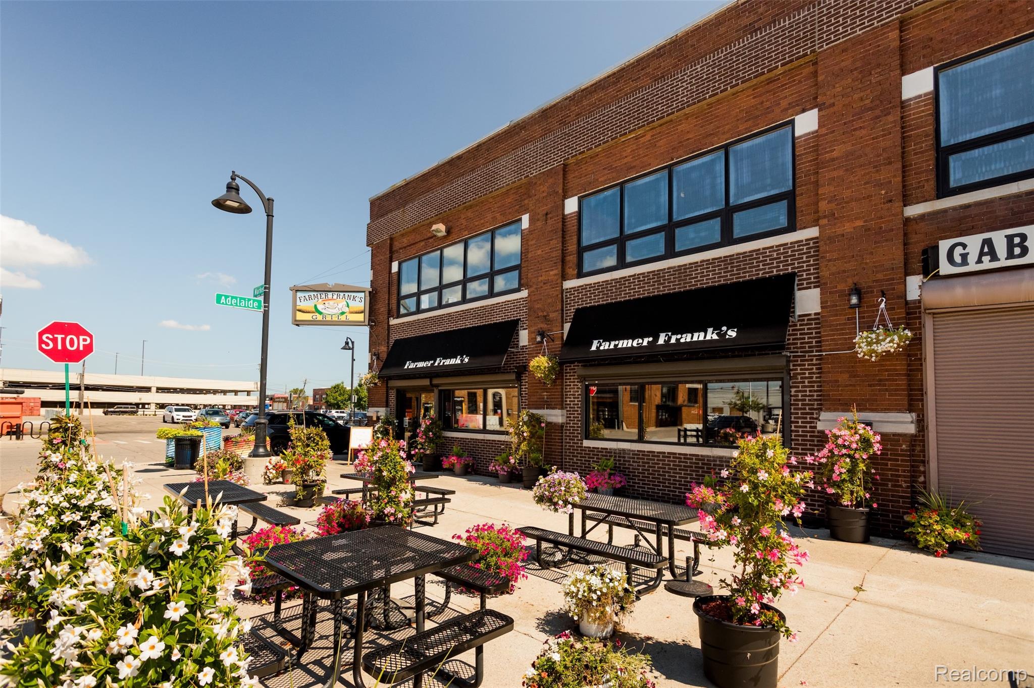 1468 Adelaide Street