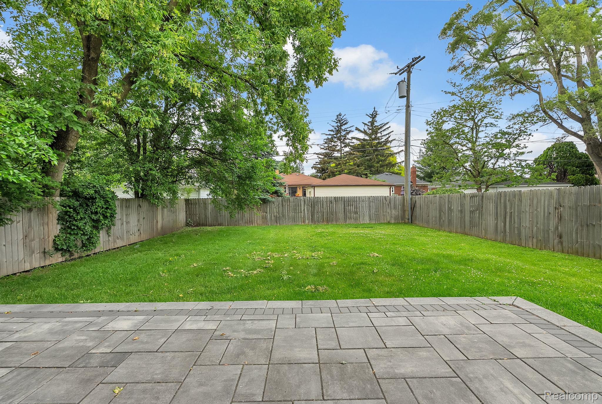 423 Woodlawn Ave