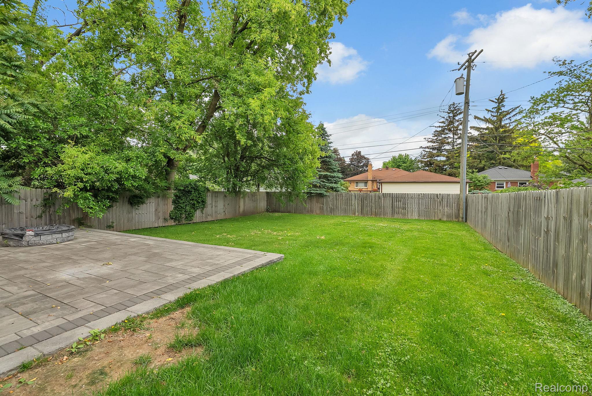423 Woodlawn Ave