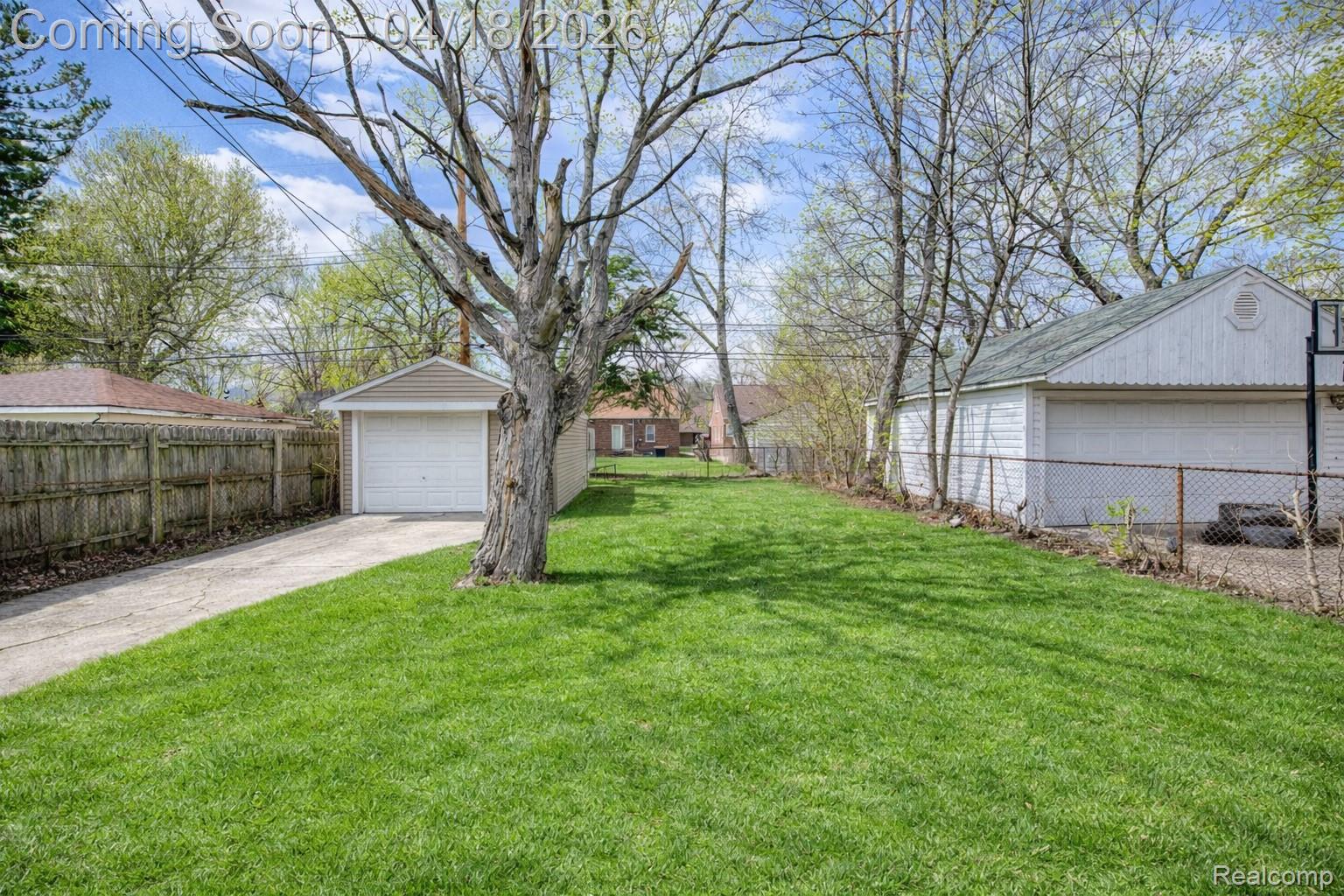 11395 Hazelton