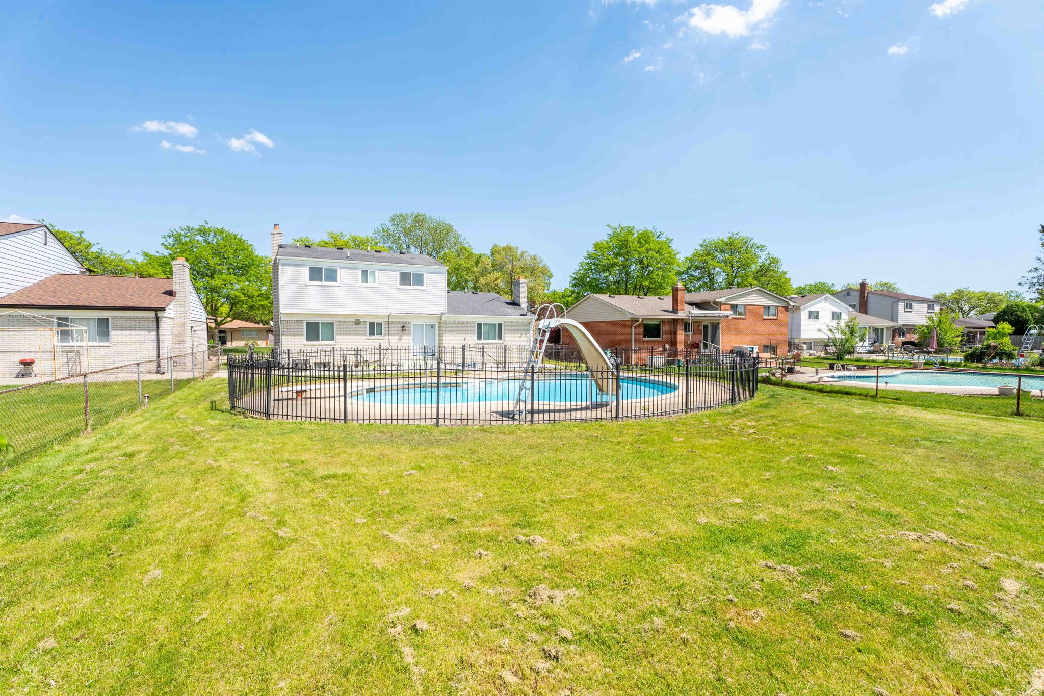 Sterling Heights City, Michigan 48310, United States, 4 Bedrooms Bedrooms, ,4 BathroomsBathrooms,Residential,Active,122338