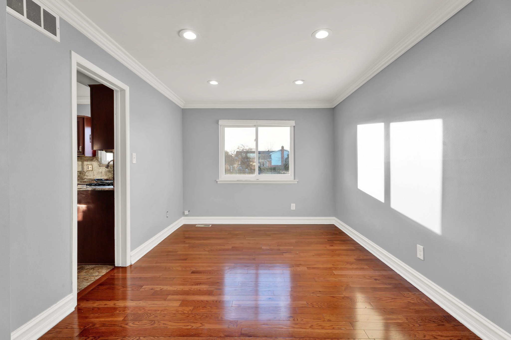 Sterling Heights City, Michigan 48310, United States, 4 Bedrooms Bedrooms, ,4 BathroomsBathrooms,Residential,Active,122338