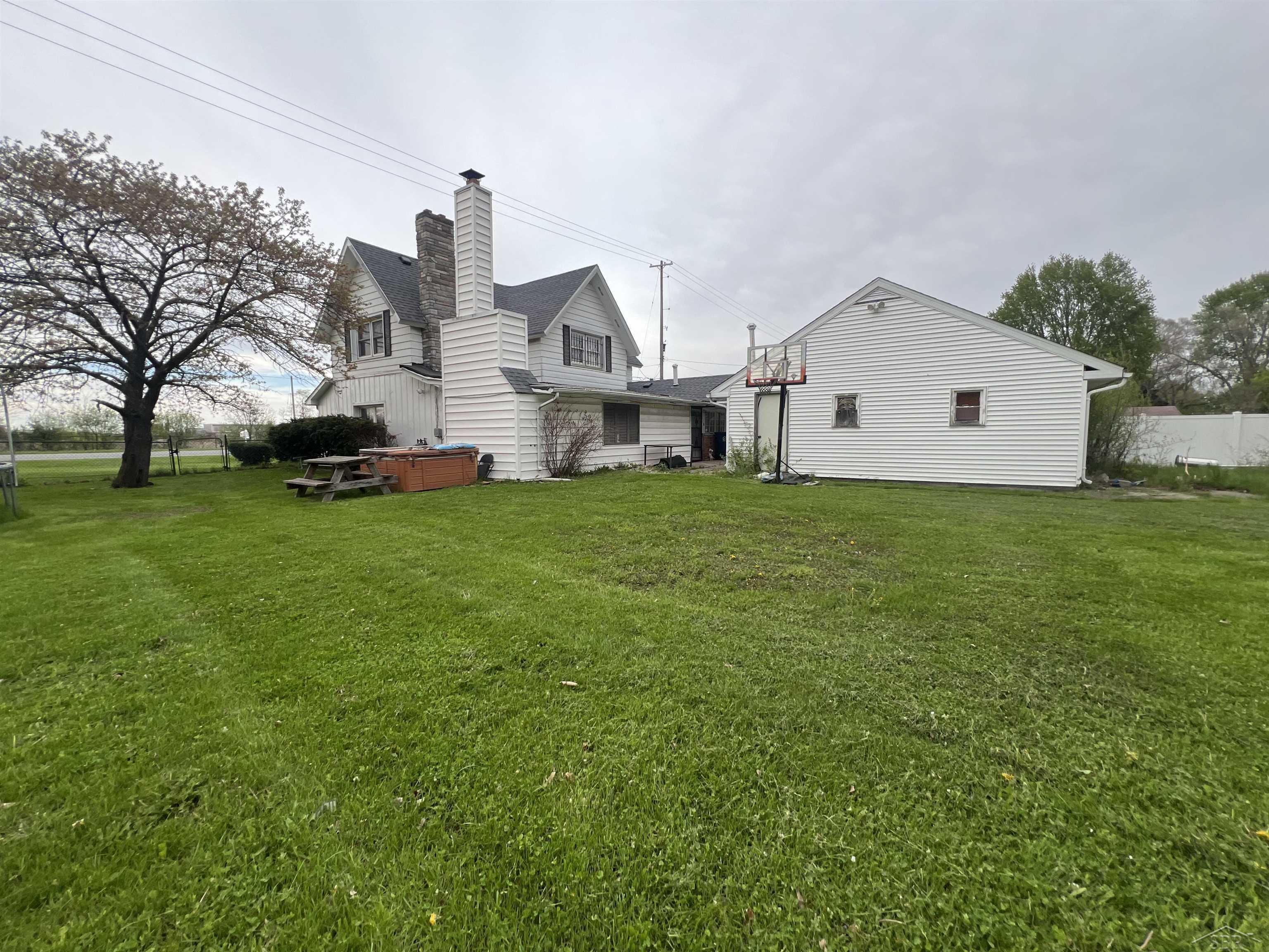 5016 Hess Road
