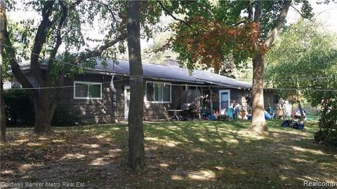 6741 HIGHLAND Road Waterford Charter Township MI 48327