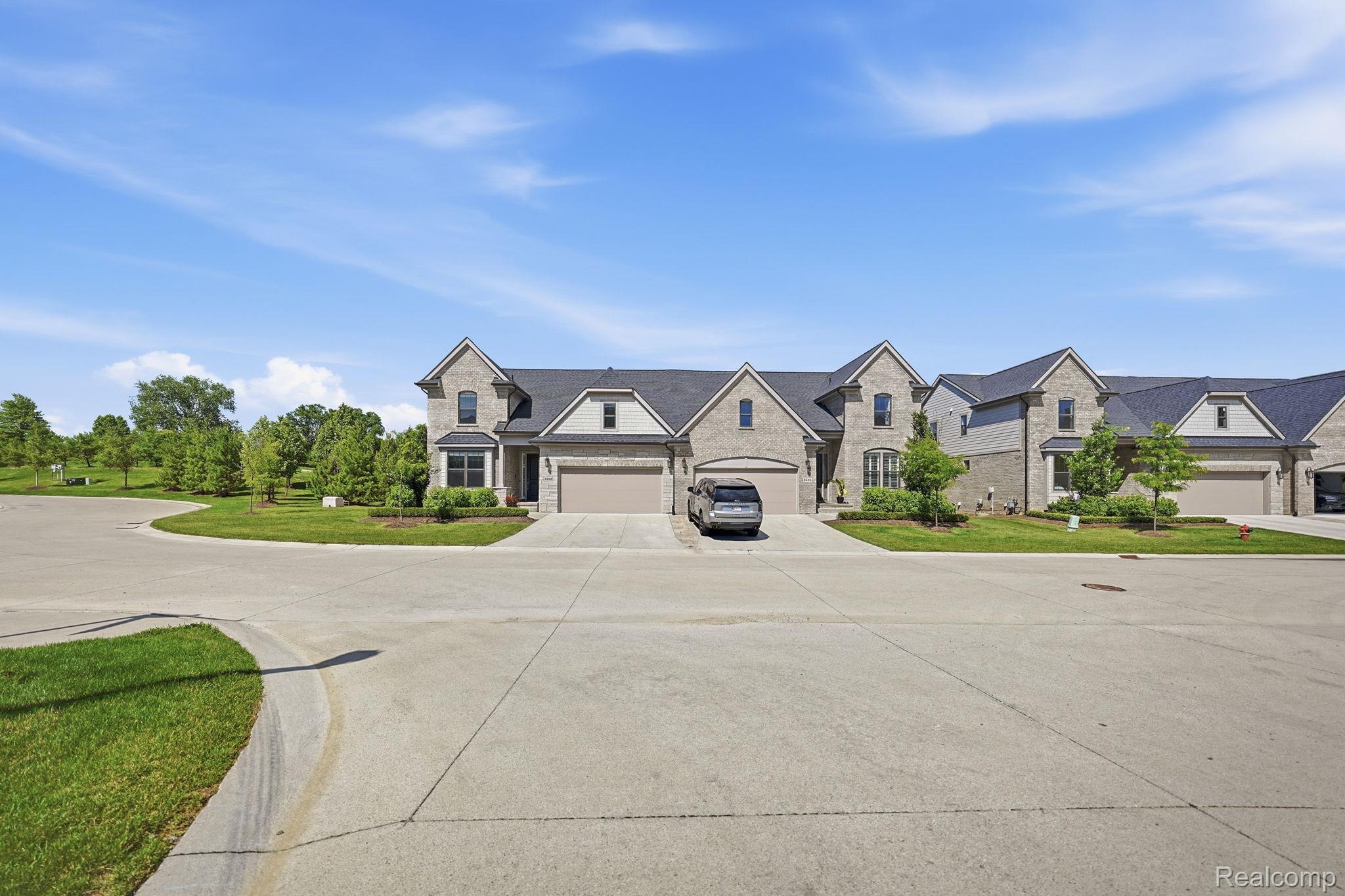 3898 Albatross Court