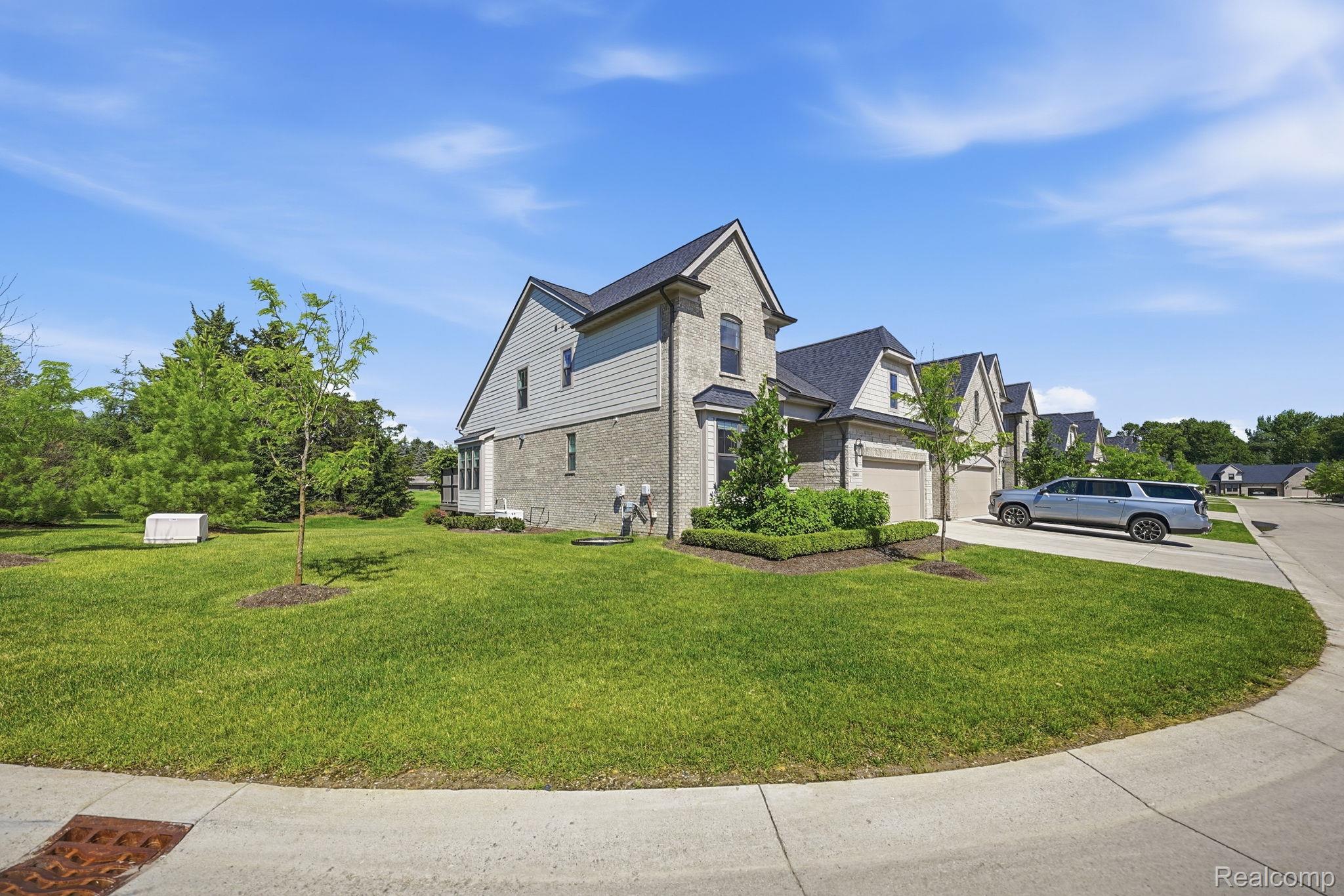 3898 Albatross Court