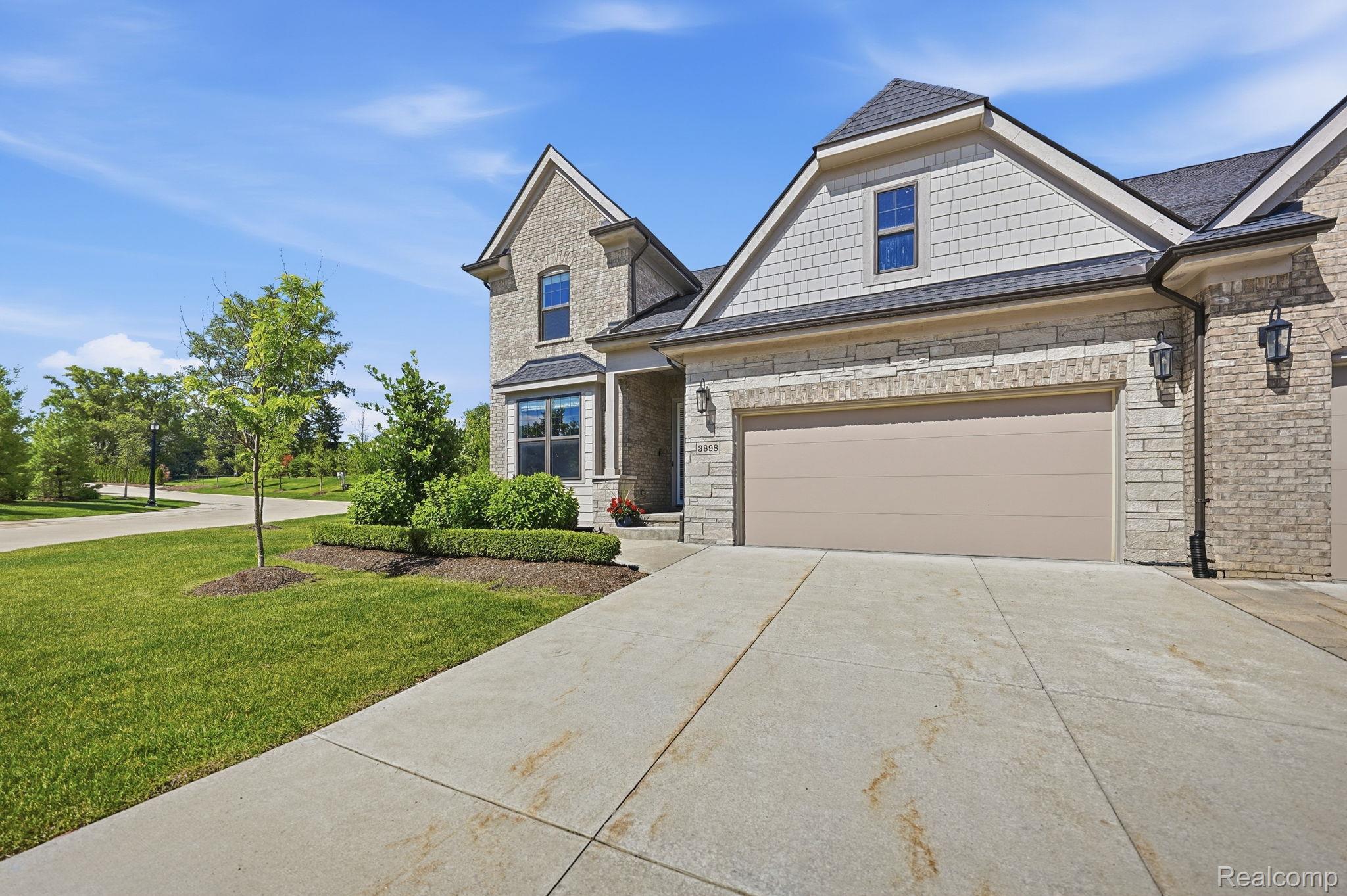 3898 Albatross Court