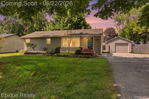 Photo of 2624 Harrison Avenue, Rochester Hills City, MI 48307 (MLS # 20261036468)