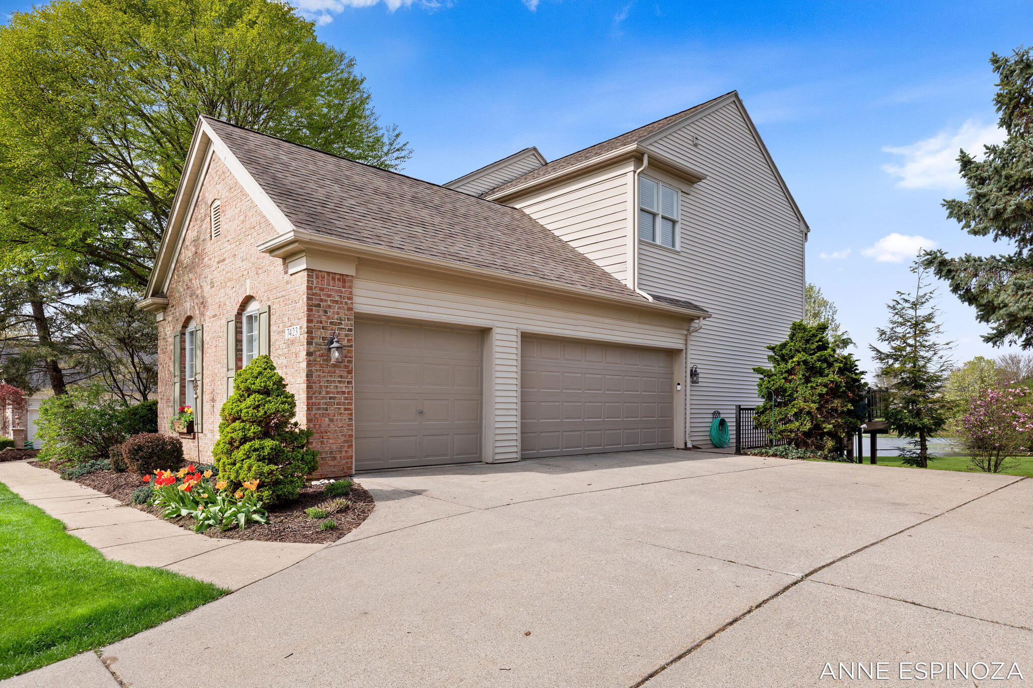 7423 Old Lantern Drive SE