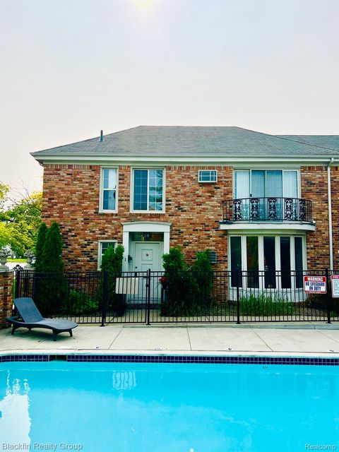 2356 W 14 MILE Road Royal Oak City MI 48073