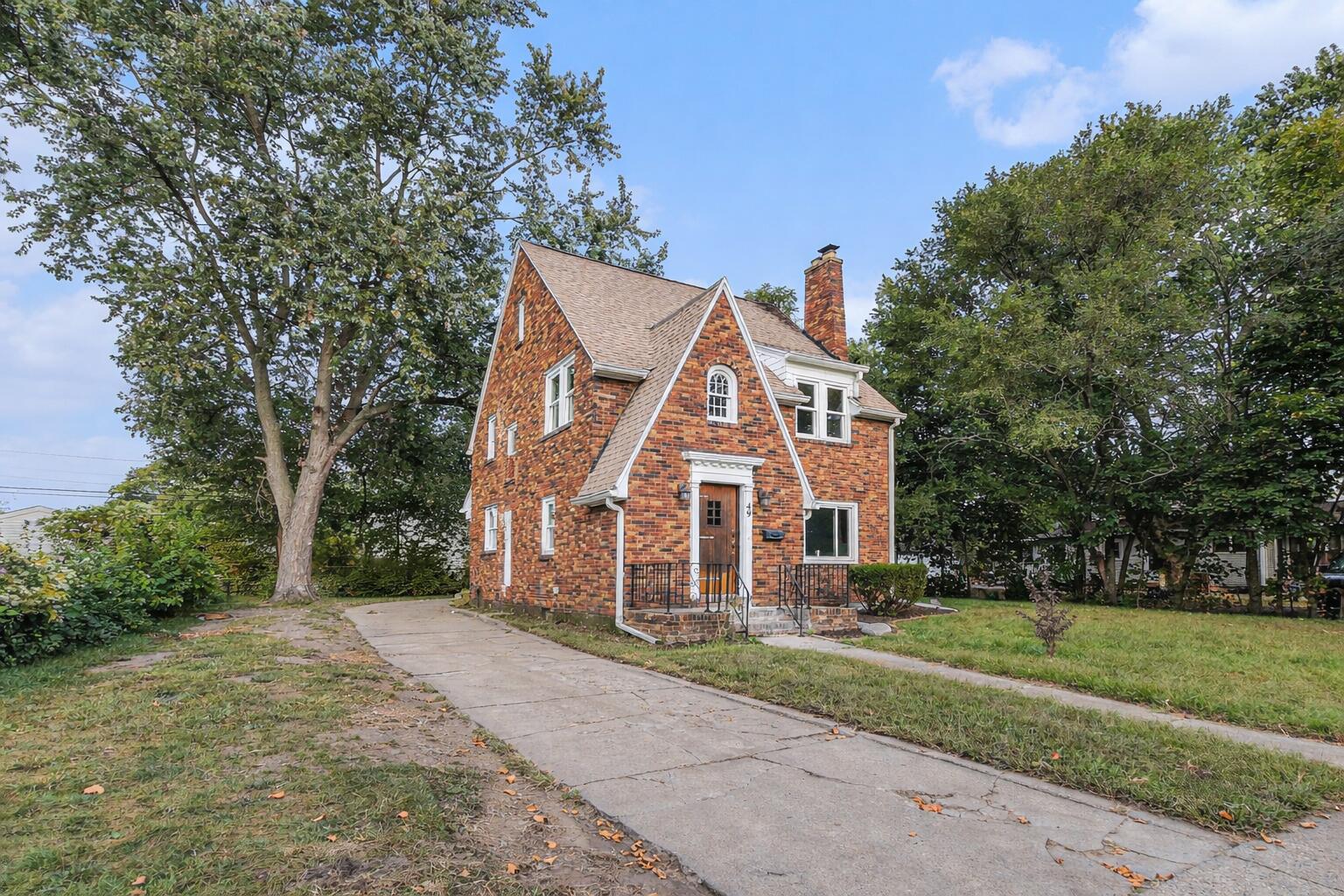 49 N La Vista Boulevard