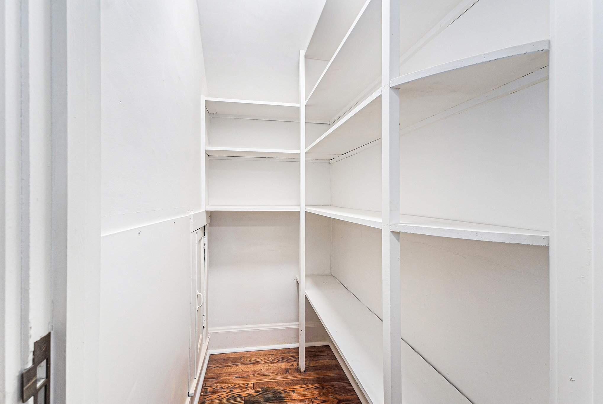 49 N La Vista Boulevard