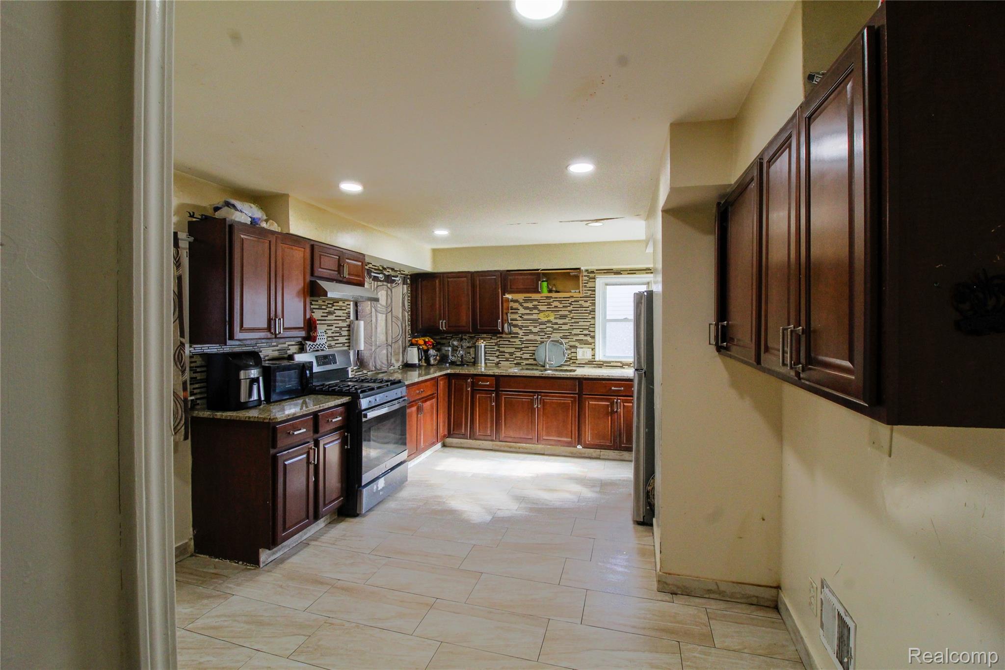 4874 Renville Street