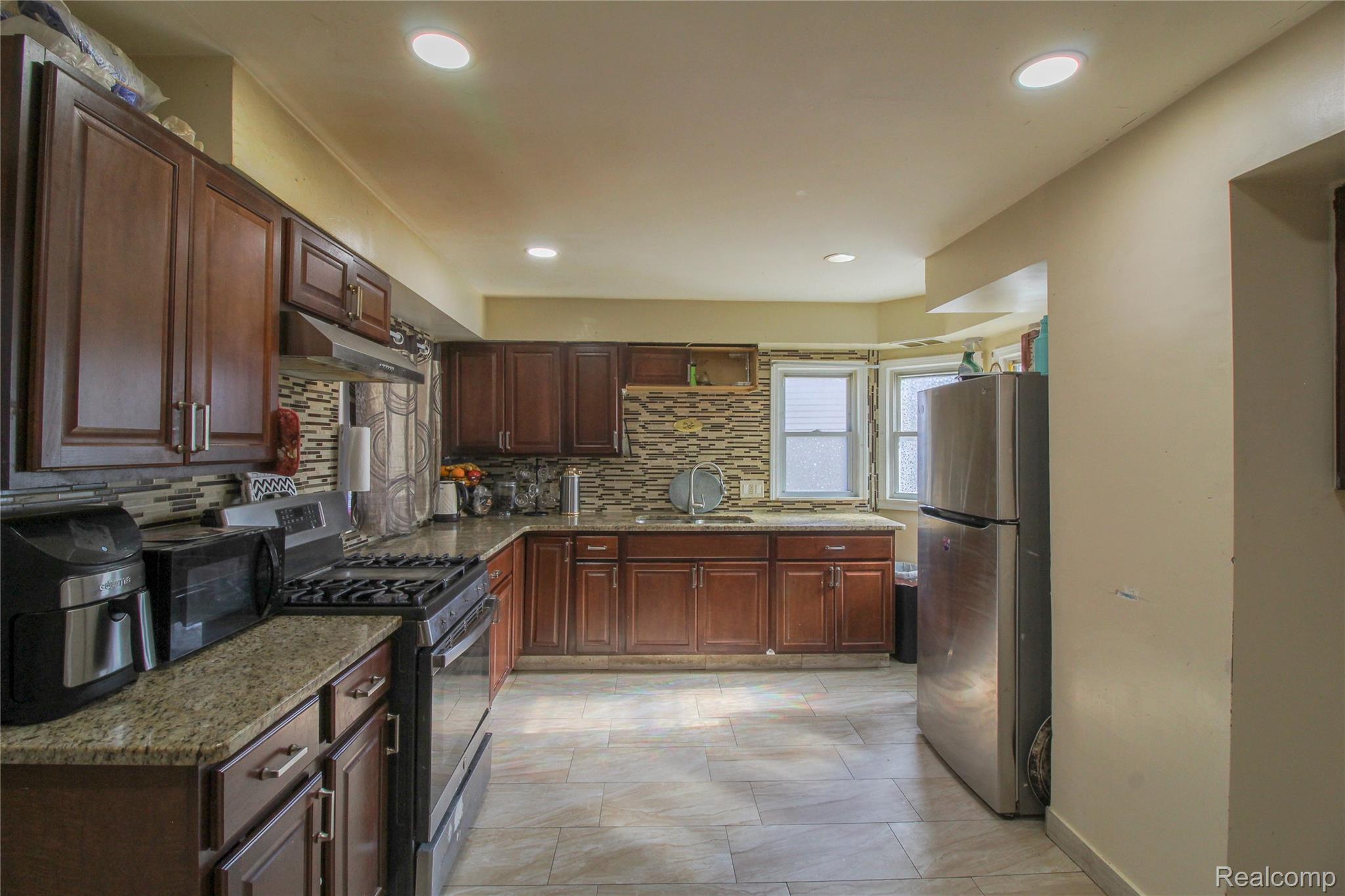 4874 Renville Street