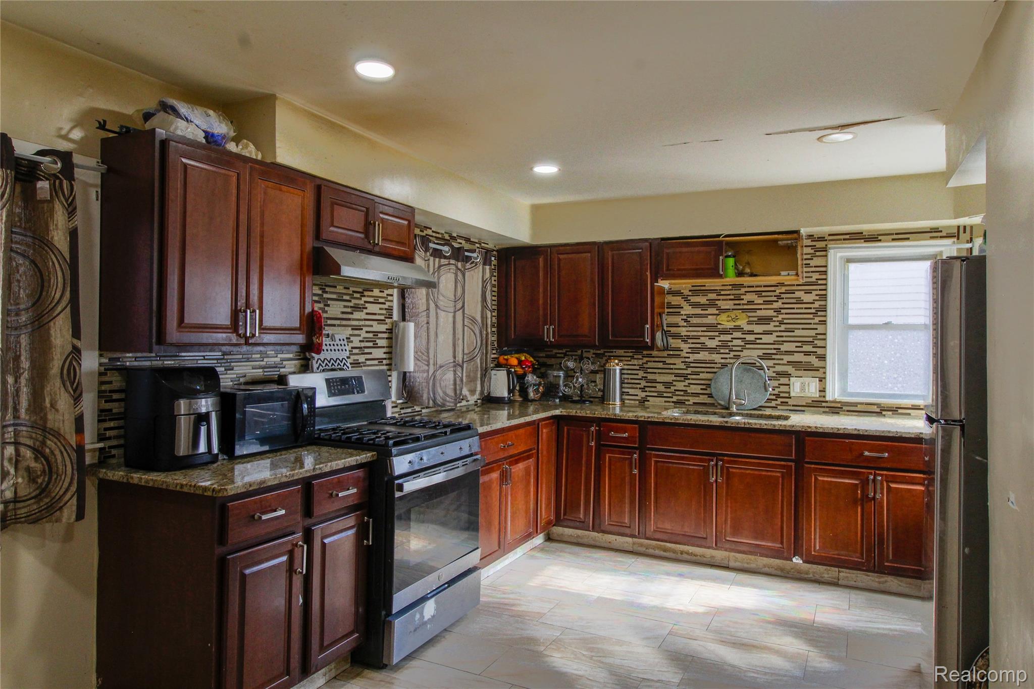 4874 Renville Street