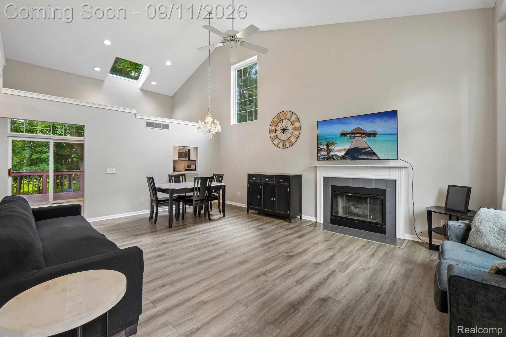 6913 Fox Lane