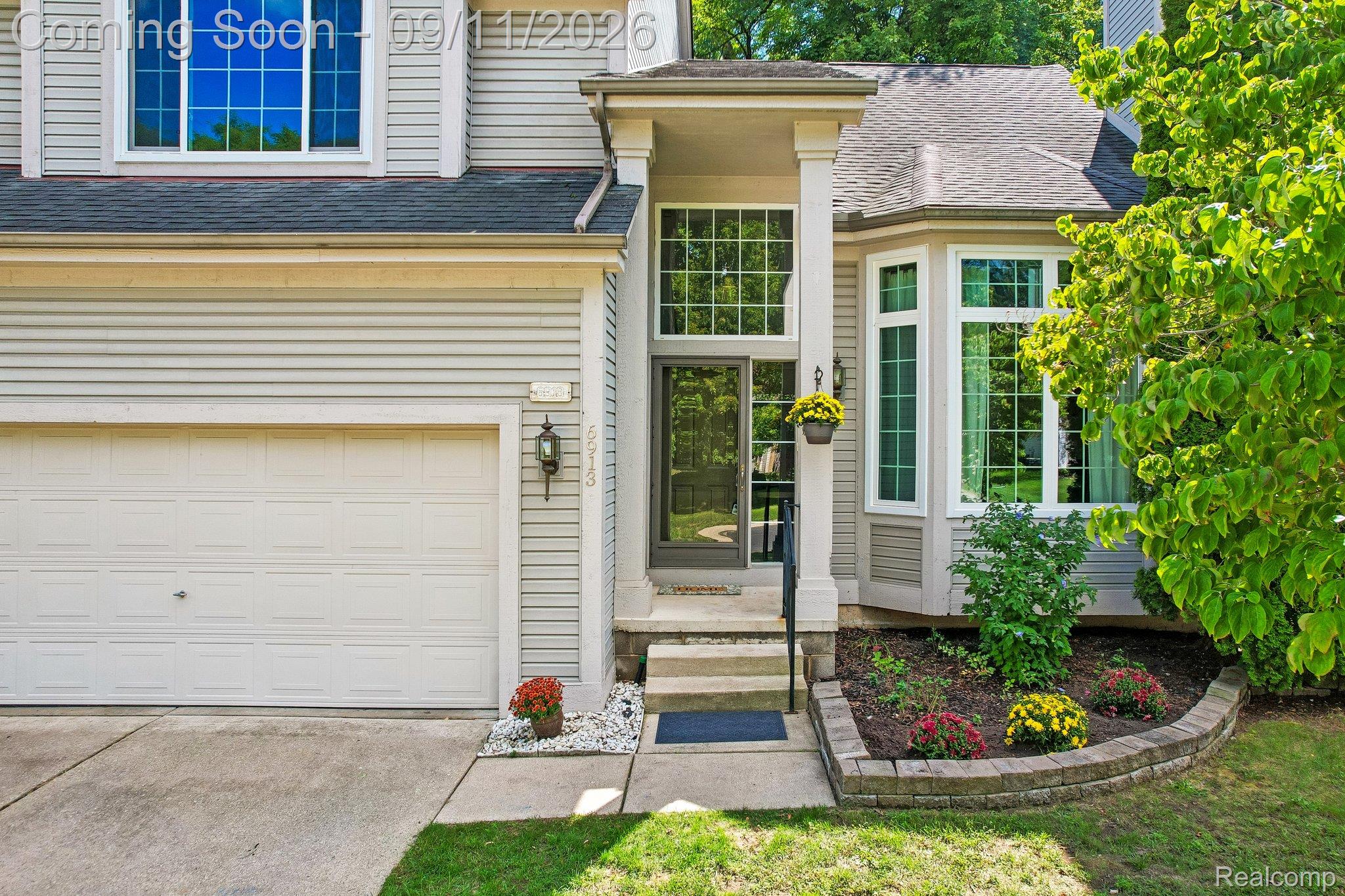 6913 Fox Lane