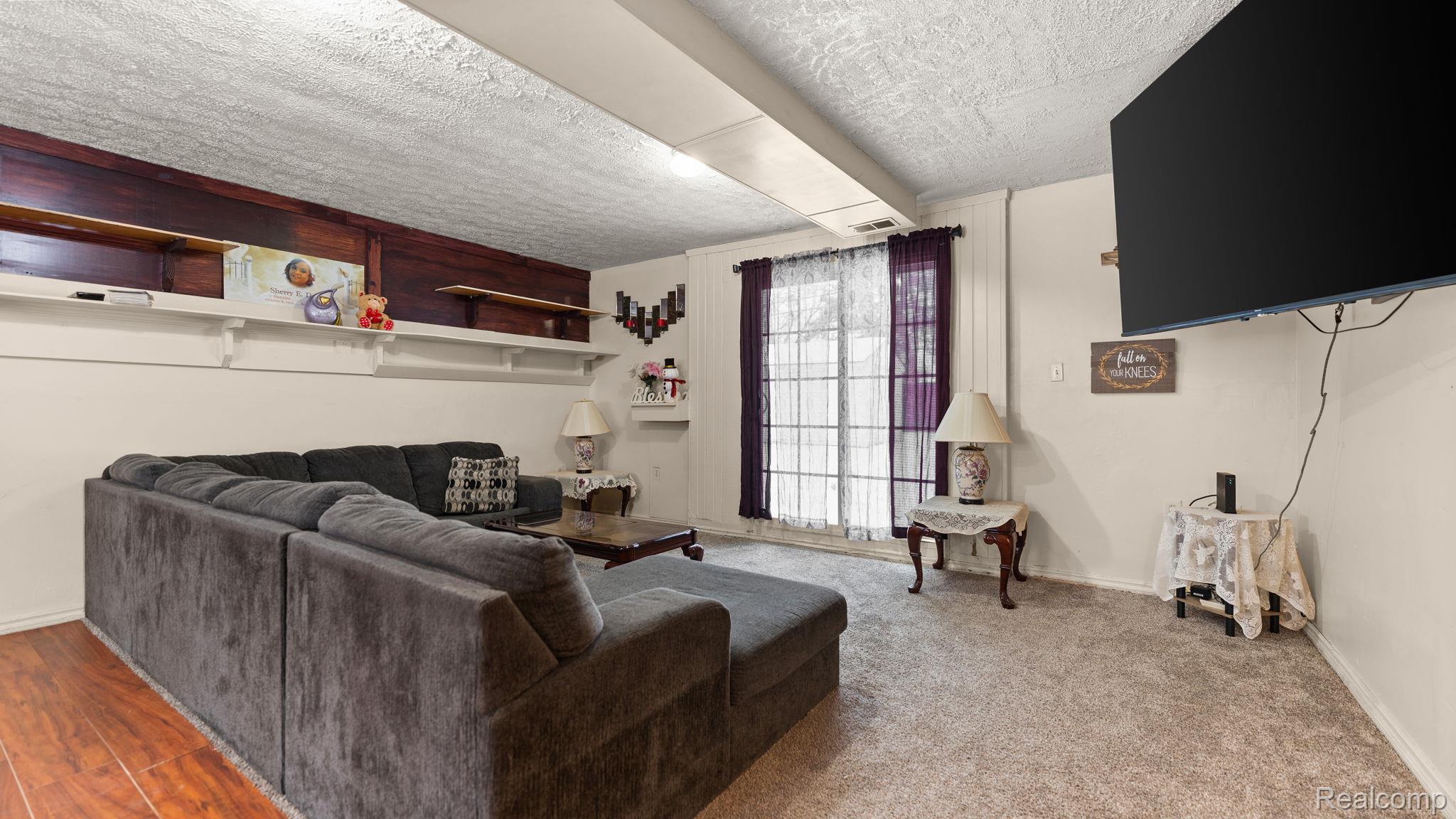 8120 PROSPECT Avenue