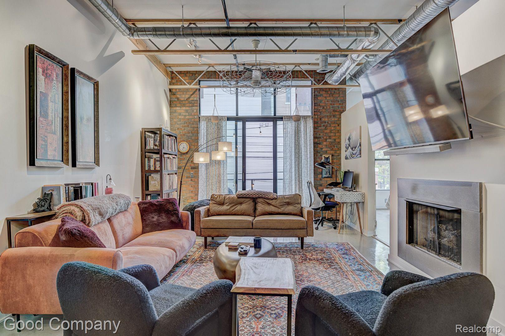111 N MAIN Street 209