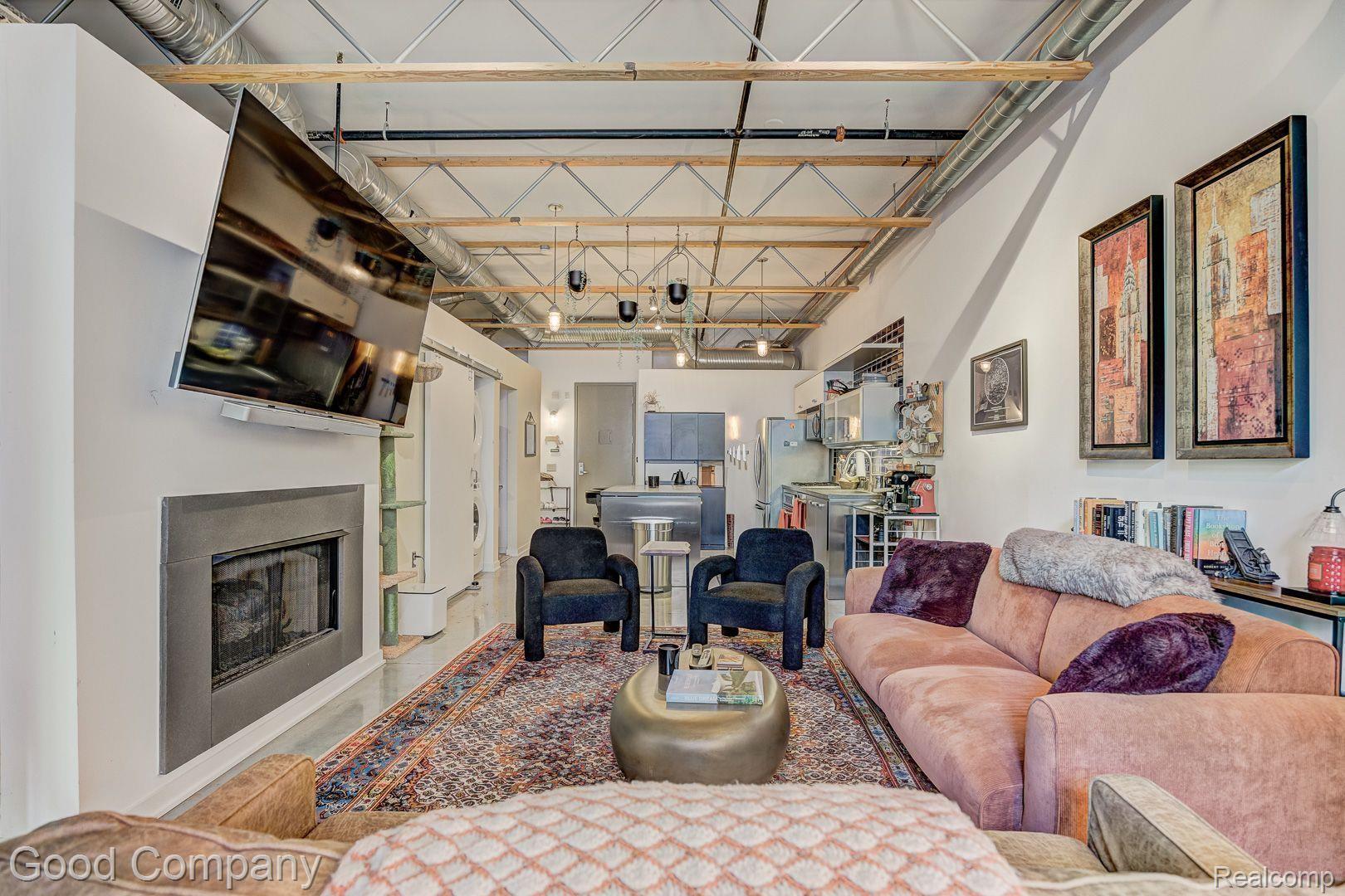 111 N MAIN Street 209