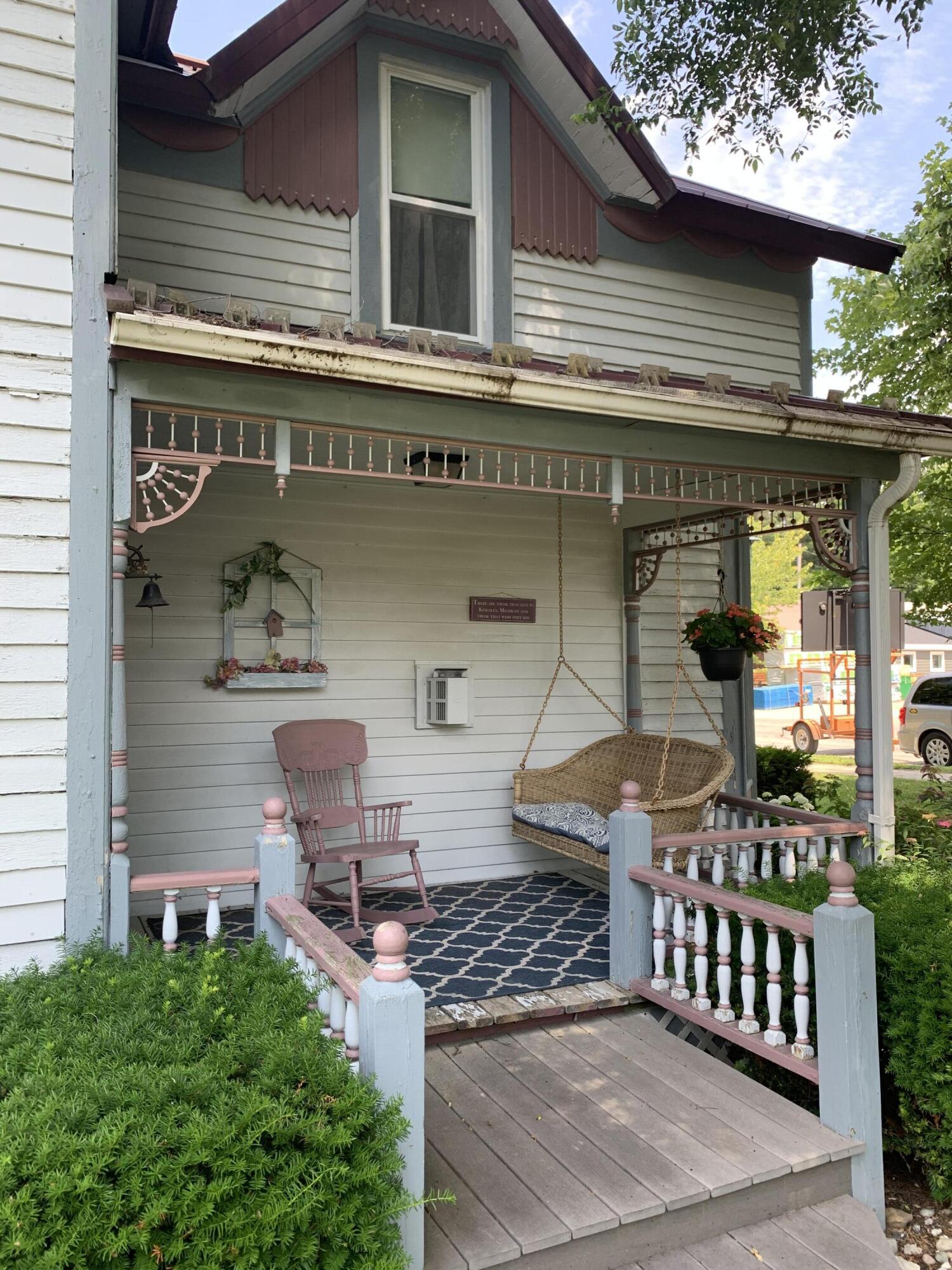 312 S Brownson Avenue