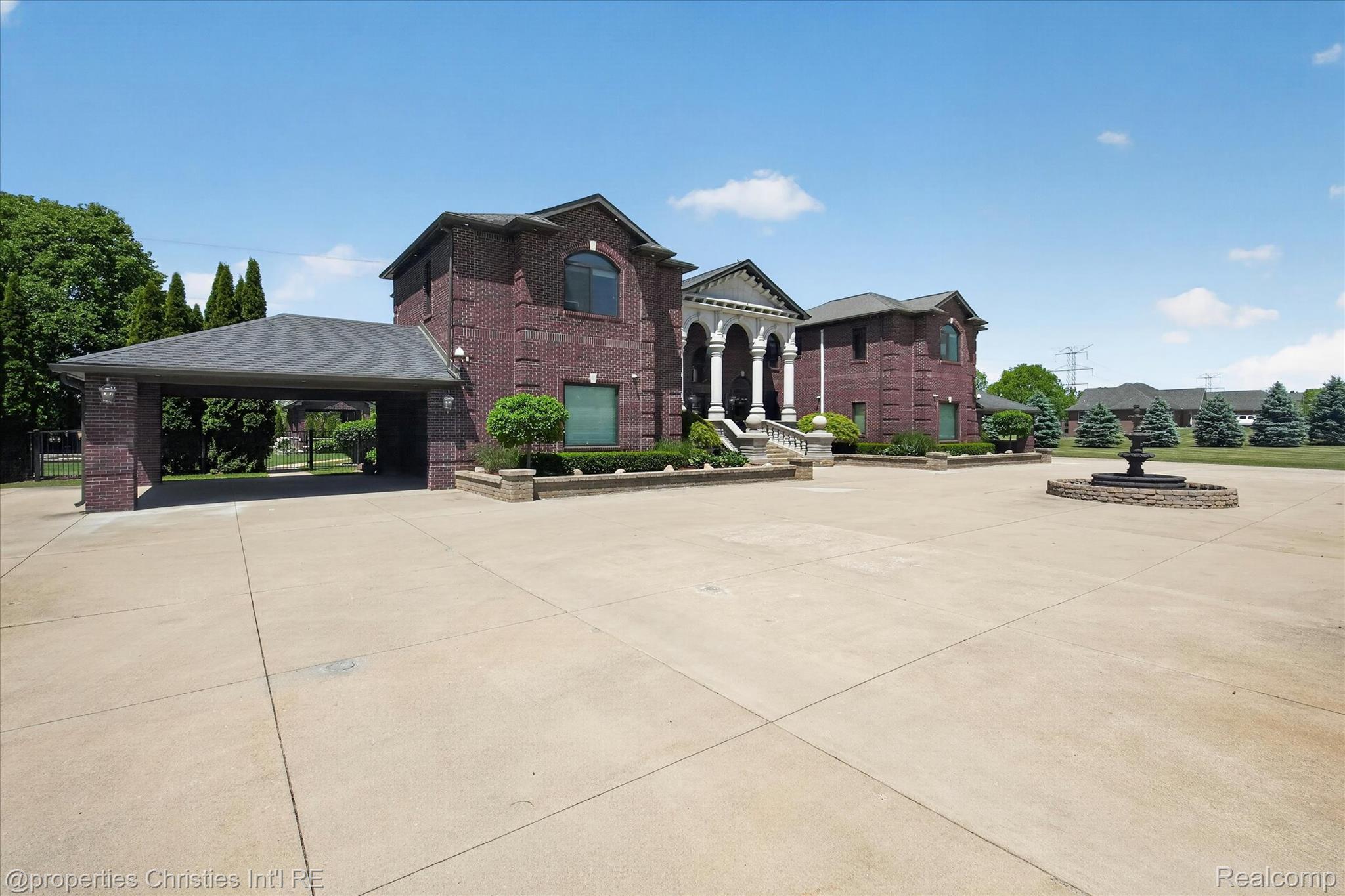 6223 Valleyfield Drive
