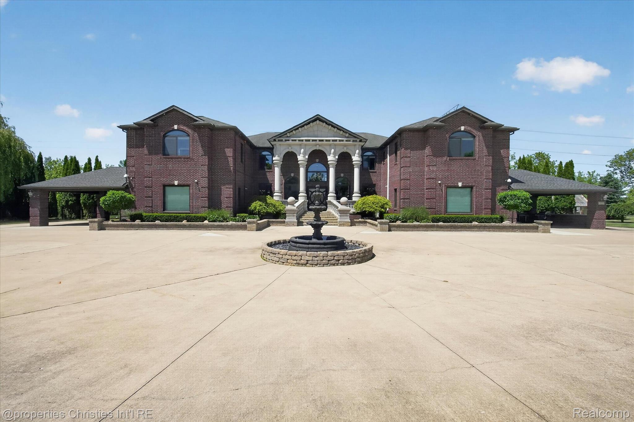 6223 Valleyfield Drive