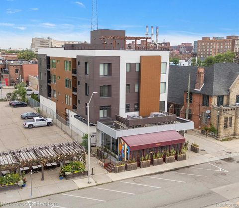 Photo of 438 Selden Street #401, Detroit City, MI 48201 (MLS # 20251012444)