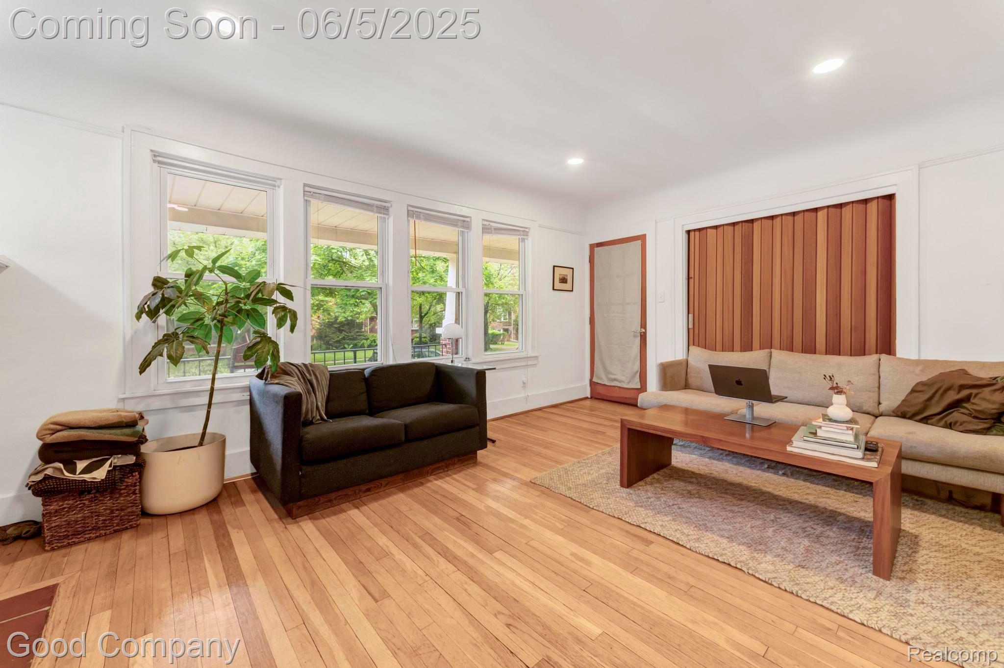 364 W CAMBOURNE Street