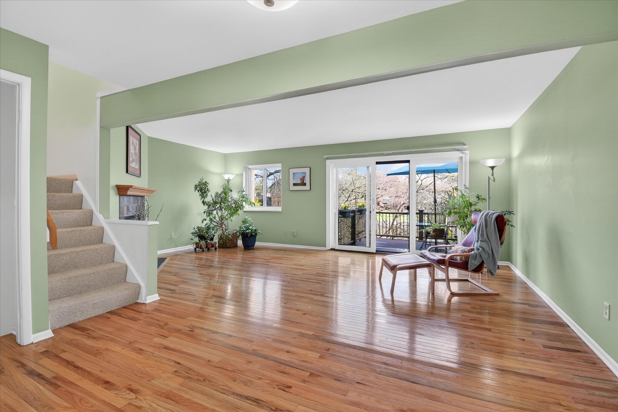 2555 Meade Court