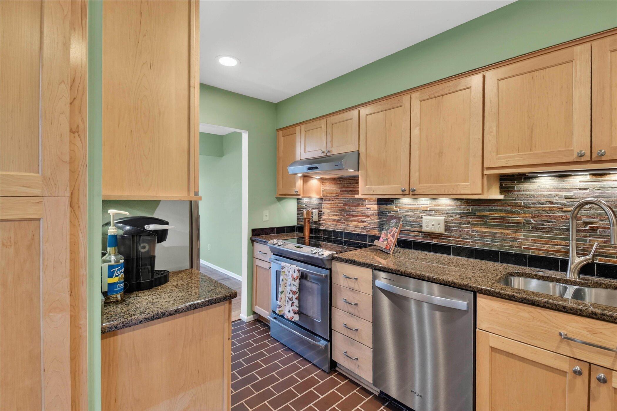 2555 Meade Court