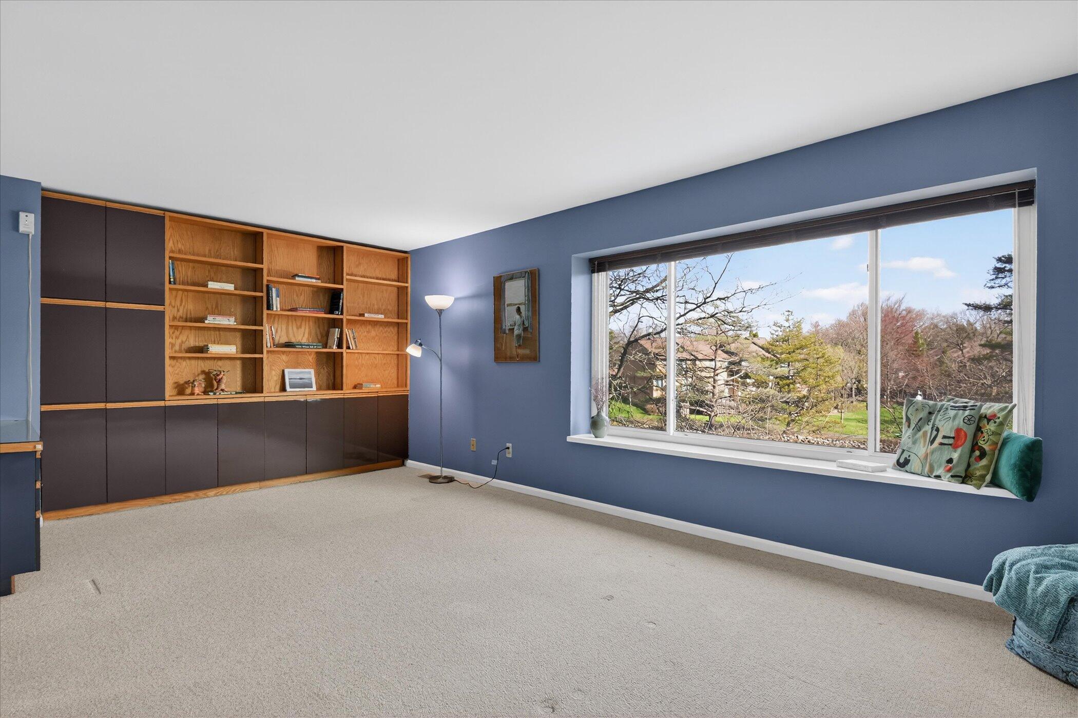 2555 Meade Court