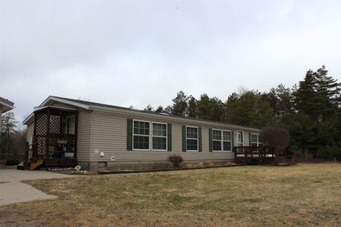 Tiny photo for 3101 Kay E Lane, Foster Township, MI 48661 (MLS # 77080066581)