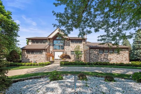 1900 Seminole Court Bloomfield Hills City MI 48302