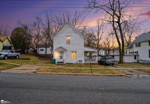 512 Bradley Street Owosso City MI 48867