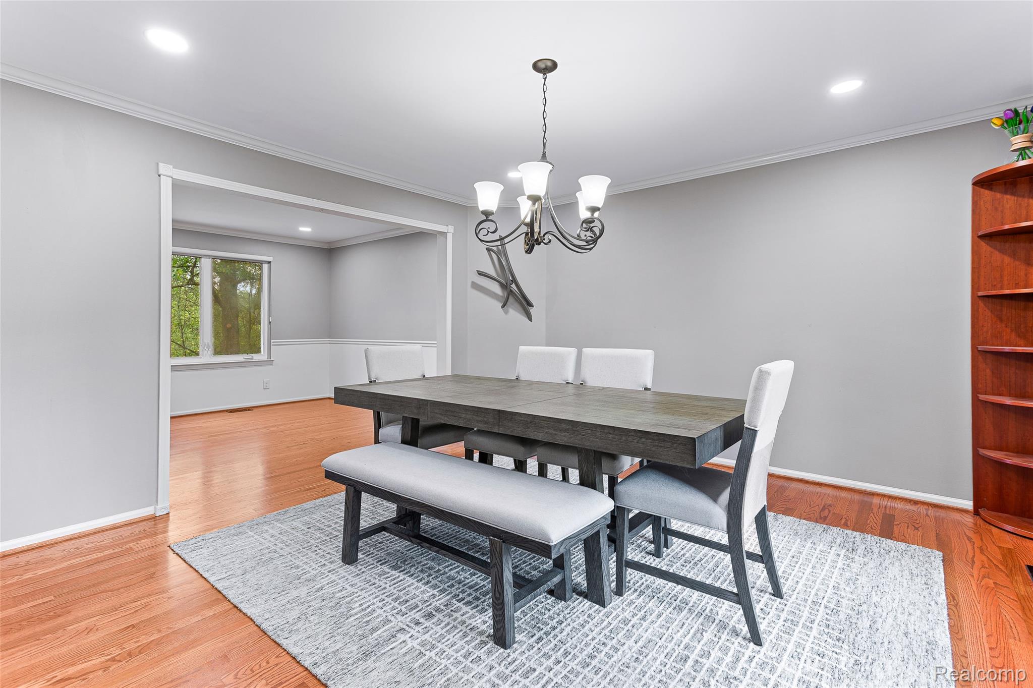 2328 Chestnut Circle