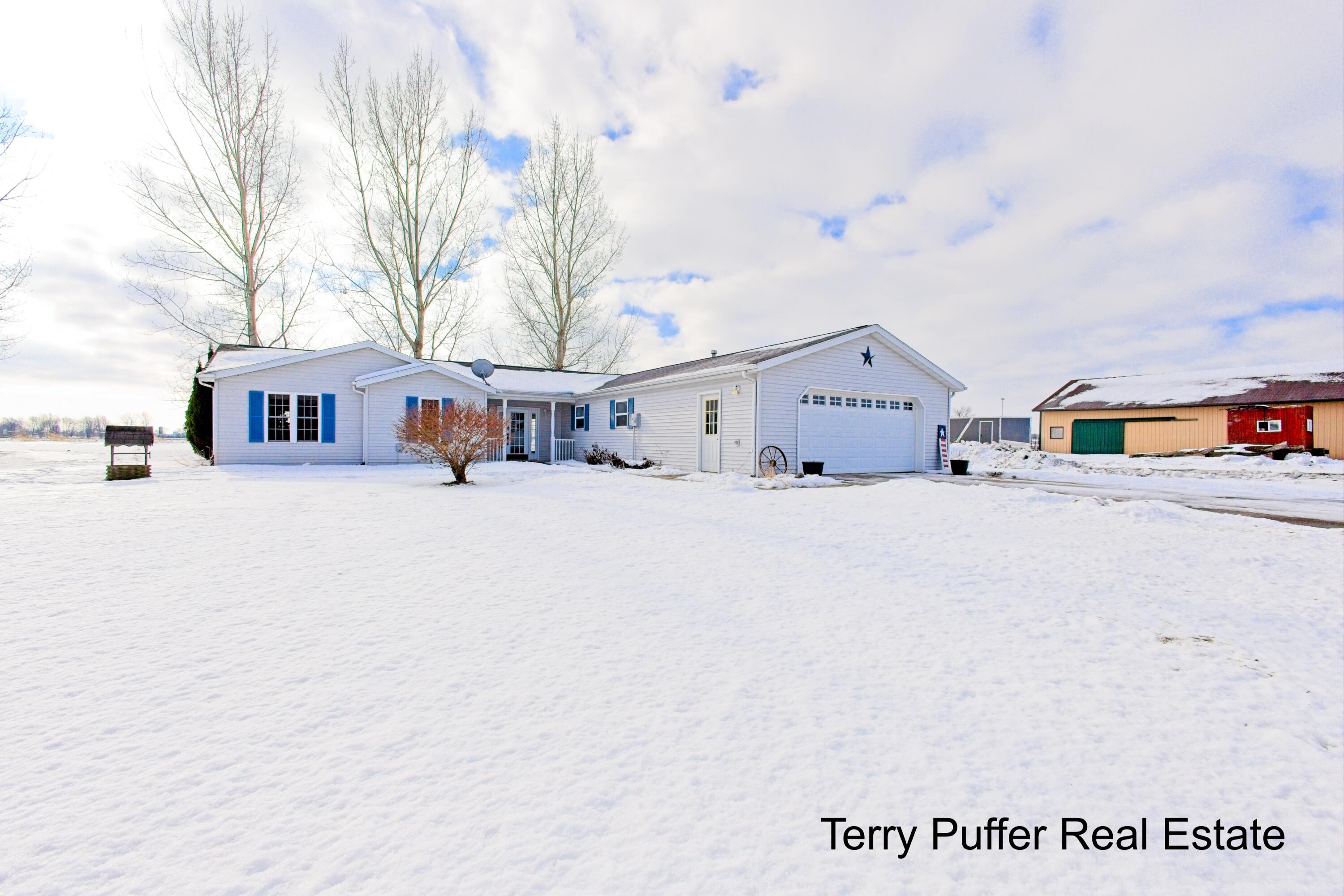 1497 W Grand River Avenue